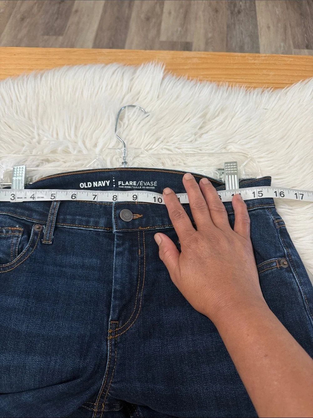 Old Navy Dark Blue Flared Crop Jeans Size 6 - Picture 3 of 10